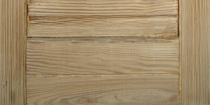 Ripristino infissi legno: nella foto un infisso sverniciato